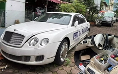 Đại gia Hà Nội dùng xe Bentley bán phở câu khách, nội thất để đồ nghề khiến không ít người xót