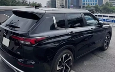 Mitsubishi Outlander thế hệ mới lăn bánh trên đường phố Hà Nội, thay đổi toàn diện so với đời cũ