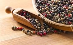 Giá tiêu hôm nay 23/2: Nhích nhẹ 1.000 đồng/kg, thị trường duy trì ổn định