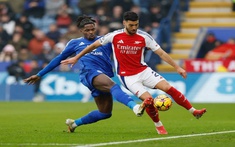 Kết quả vòng 25 Ngoại hạng Anh tối 15/2: Arsenal vất vả vượt qua Leicester nhờ Mikel Merino