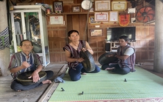 Người gìn giữ hồn cốt văn hóa làng Mang Lùng