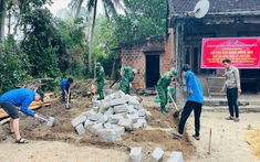 Thanh niên Bình Định chung tay xóa nhà tạm, giúp người dân an cư