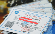 Thẻ bảo hiểm y tế giấy sẽ hết hạn từ ngày 31/5: Người dân cần chuyển sang thẻ điện tử