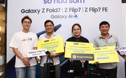 Khách hàng hào hứng khi nhận sớm Galaxy Z 2025 cùng loạt quà giá trị từ Thế Giới Di Động