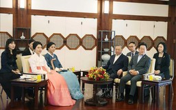 Chùm ảnh: Tổng Bí thư Tô Lâm và Phu nhân dự tiệc trà và thưởng thức nghệ thuật truyền thống