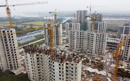 Bất động sản Trung Quốc biến động lớn: Gã khổng lồ Evergrande sắp bị hủy niêm yết