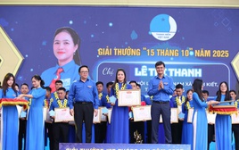 69 thanh niên nhận Giải thưởng “15 tháng 10”