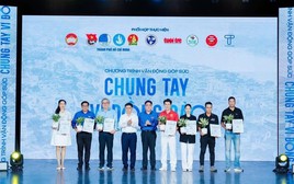Vận động được hơn 10 tỷ đồng hỗ trợ nhân dân vùng lũ từ đêm nhạc “Chung tay vì đồng bào”