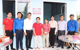  Lễ khánh thành “nhà tình bạn” cho chiến sĩ hoa phượng đỏ