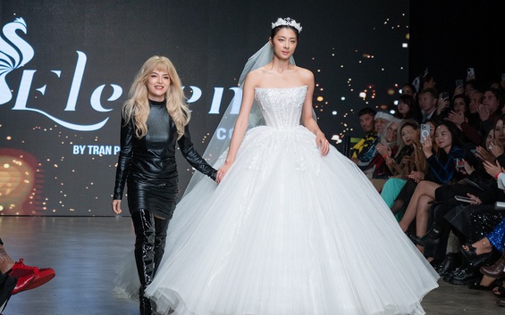 NTK Trần Phương Hoa ra mắt bộ sưu tập mới tại Vancouver Fashion Week 2025