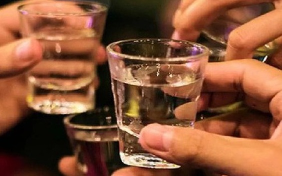 Yêu cầu dừng lưu thông 1 loại rượu từ Thái Nguyên nghi ngờ ngộ độc