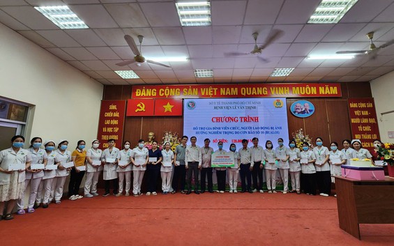 Bệnh viện Lê Văn Thịnh trao hỗ trợ cho viên chức, người lao động có gia đình bị ảnh hưởng do bão số 10