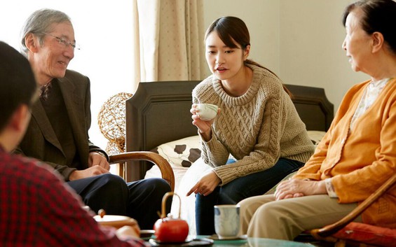 Nghỉ hưu 11 năm, lương hưu 33 triệu/tháng mà bố mẹ tôi chỉ còn 296 triệu tiết kiệm - tôi mất ngủ 3 đêm khi mở sổ ngân hàng