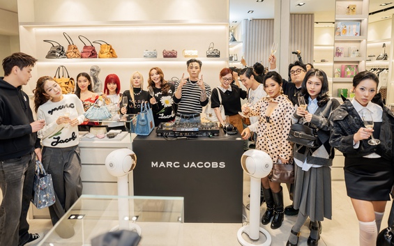Marc Jacobs ra mắt BST mới, dàn tín đồ thời trang đình đám góp vui