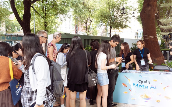 Pop-up Meta AI gây sốt tại TP.HCM: Trải nghiệm “gọi món bằng câu lệnh” lần đầu xuất hiện