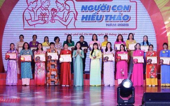 TP. Hồ Chí Minh Tuyên Dương 184 "Bông Hoa" Hiếu Thảo Năm 2025: Hành Trình 30 Năm Lan Tỏa Nghĩa Tình và Giá Trị Nhân Văn