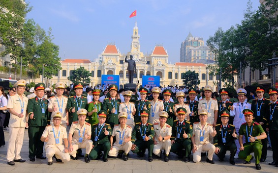 Tỏa sáng lý tưởng sống đẹp từ Lễ báo công dâng Bác