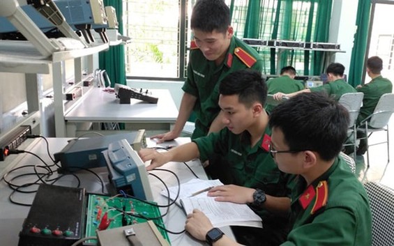 Phát huy vai trò của nhà trường quân đội trong bảo vệ công cuộc chuyển đổi số hiện nay