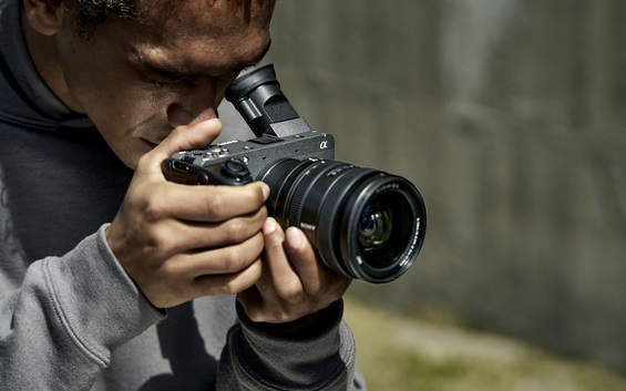 Máy quay nhỏ gọn Sony FX2, giá gần 75 triệu đồng, ‘hợp’ các nhà lich truc tiep bong da ngoai hang anh phim độc lập