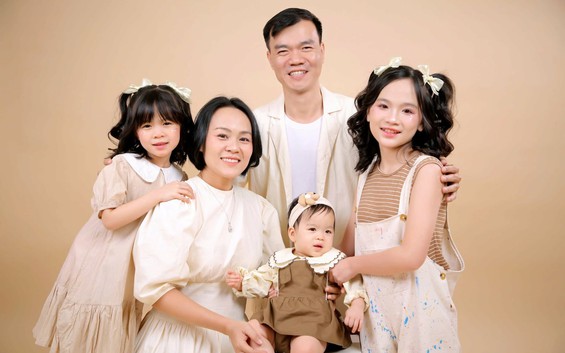 Mẹ TP HCM phát động “chiến dịch nấu cơm 15 phút mỗi sáng” cho con mang đi học, phản ứng của bé gái khiến mẹ ngỡ ngàng