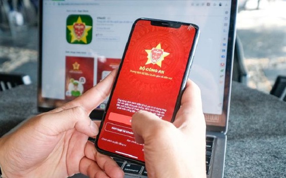 k+ truc tiep bong da có sổ đỏ nhưng được UBND xã xác nhận chỗ ở: Có được nhập hộ khẩu?