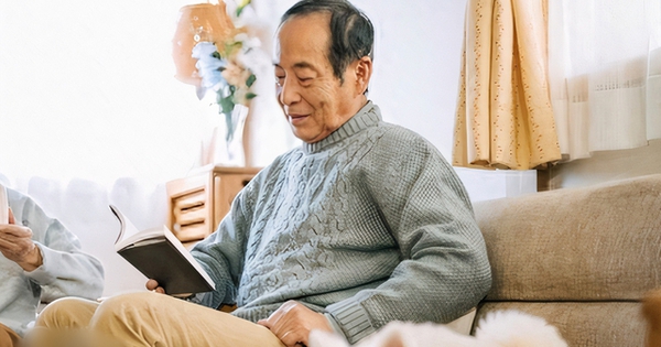 Bố chồng ở bẩn khủng khiếp nhưng không để ai dọn hộ, phải cho đến khi bị chuột bò ra từ bãi rác trong phòng mình cắn thì ông mới thay đổi
