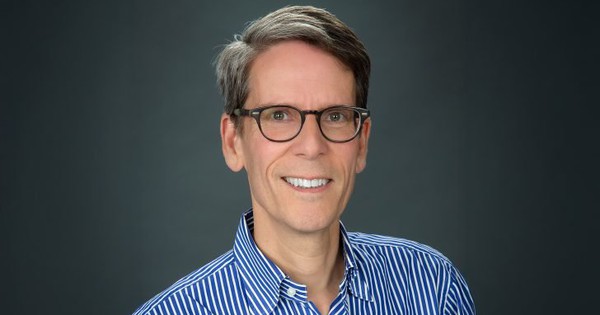 Chủ tịch Intel nghỉ hưu, mở đường cho chiến lược sản xuất chip mới