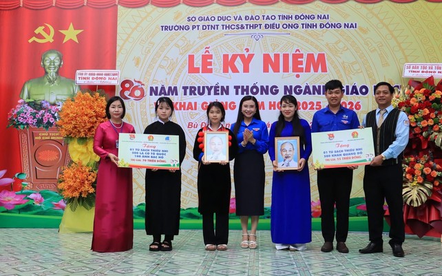 Lan tỏa yêu thương trong ngày khai giảng tại Trường Phổ xem bong da truc tiep cup c1 Dân tộc nội trú THCS & THPT Điểu Ong