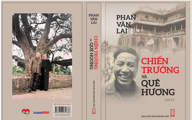 Trao tặng 8 di ảnh “Tự hào Công an Nhân dân truc tiep bong da hom nay Nam” và giới thiệu cuốn Hồi ký “Chiến trường và Quê hương”